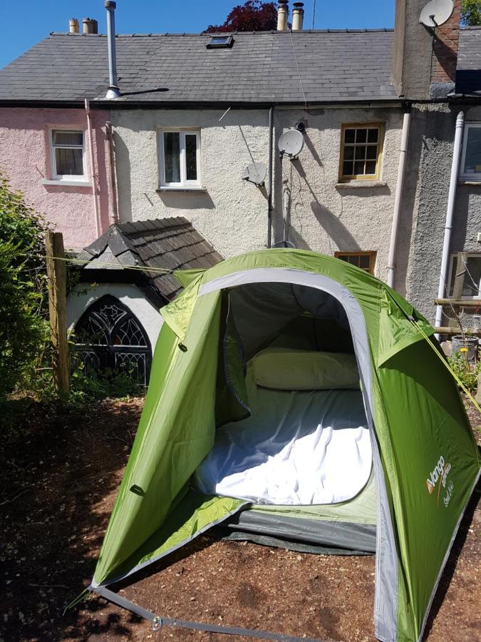 'Yellow Wood Micro Hostel-Eco Urban Bothy Style Very Basic But Cosy Redecorating But Cheap & Friendly Quiet Time Lockout 11Pm-7Am Bring Towel Or Hire Brecon Exterior foto